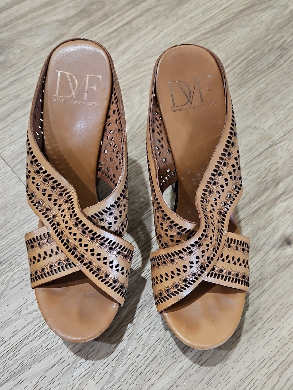 Diane Von Furstenberg Women's Tan Perforated Leather Slide Sandals